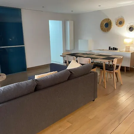 Apartment Avec Grande Terrasse