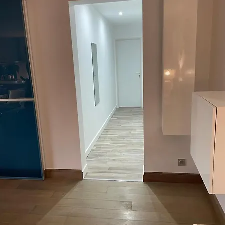 Apartment Avec Grande Terrasse *