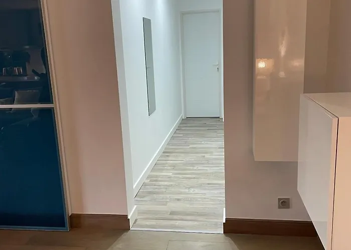 Apartment Avec Grande Terrasse *