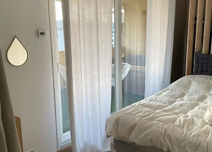 Apartment Avec Grande Terrasse